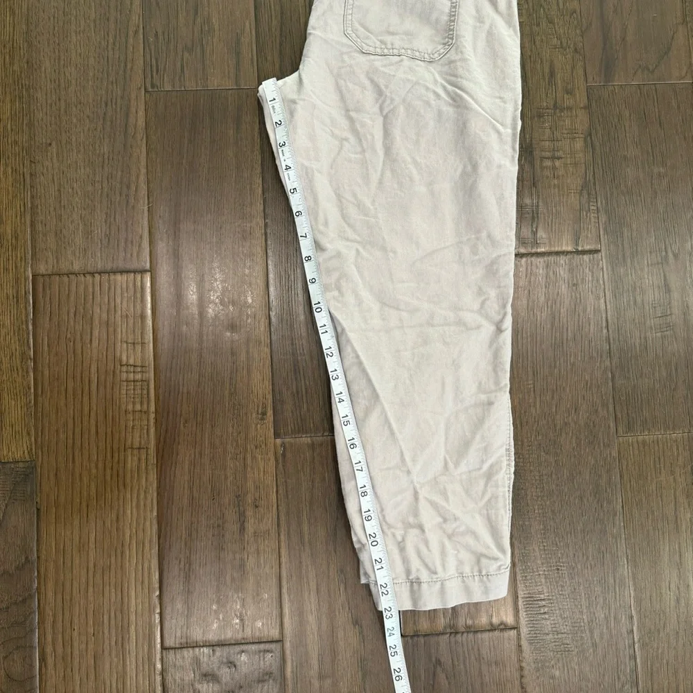 Old Navy Cropped Pants - Picture 7 of 8